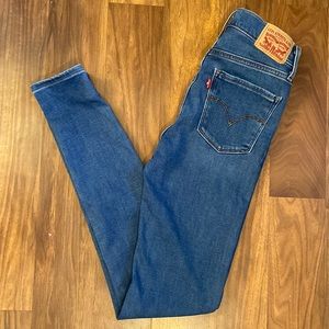 Levi’s high Rise Skinny Jeans